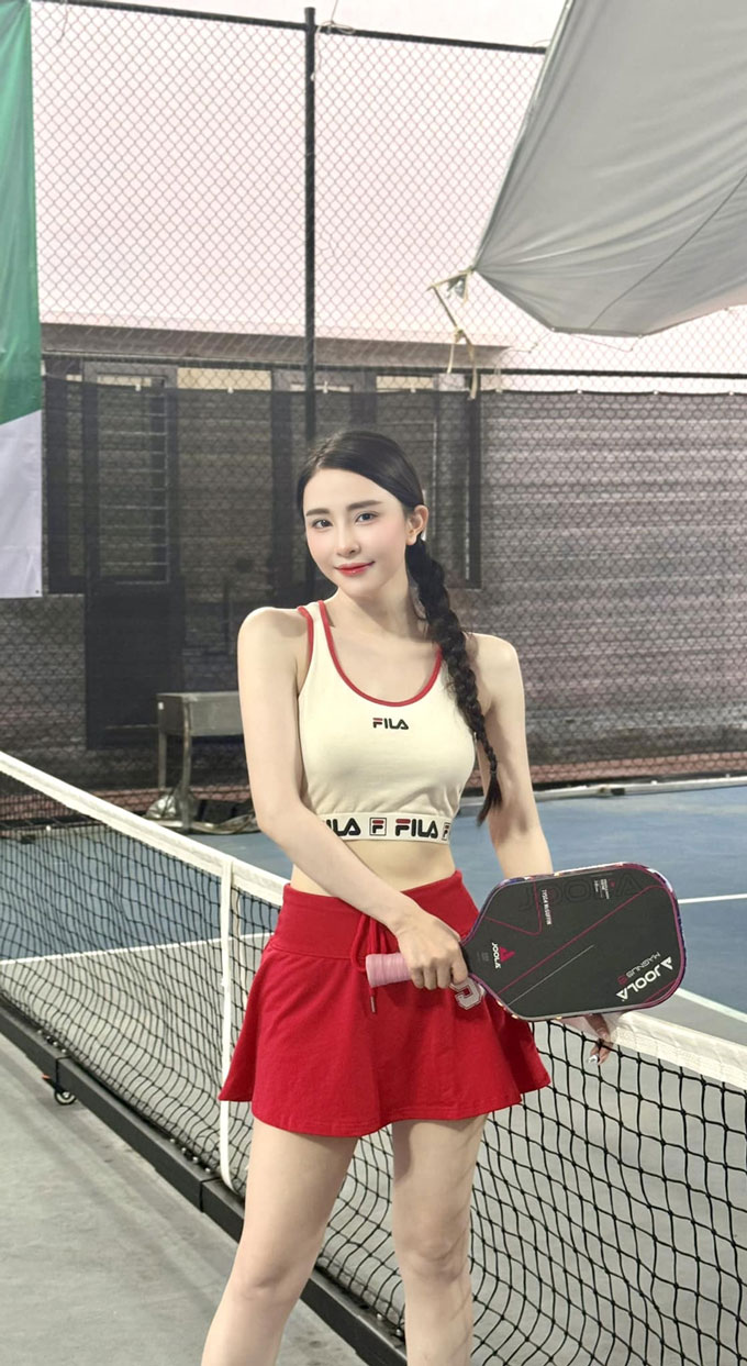 Quỳnh Nga rạng rỡ trên sân Pickleball