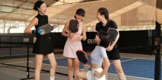 Cách chọn giày, áo và phụ kiện giúp bạn chơi Pickleball thoải mái & an toàn
