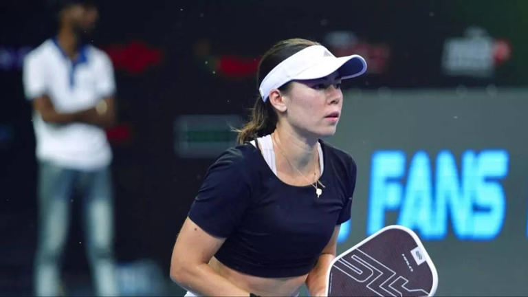 Xiao Yi Wang Beckvall thi đấu Pickleball