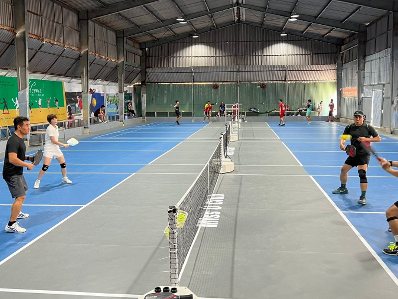 Ảnh minh họa người chơi Pickleball tại Miss Ú