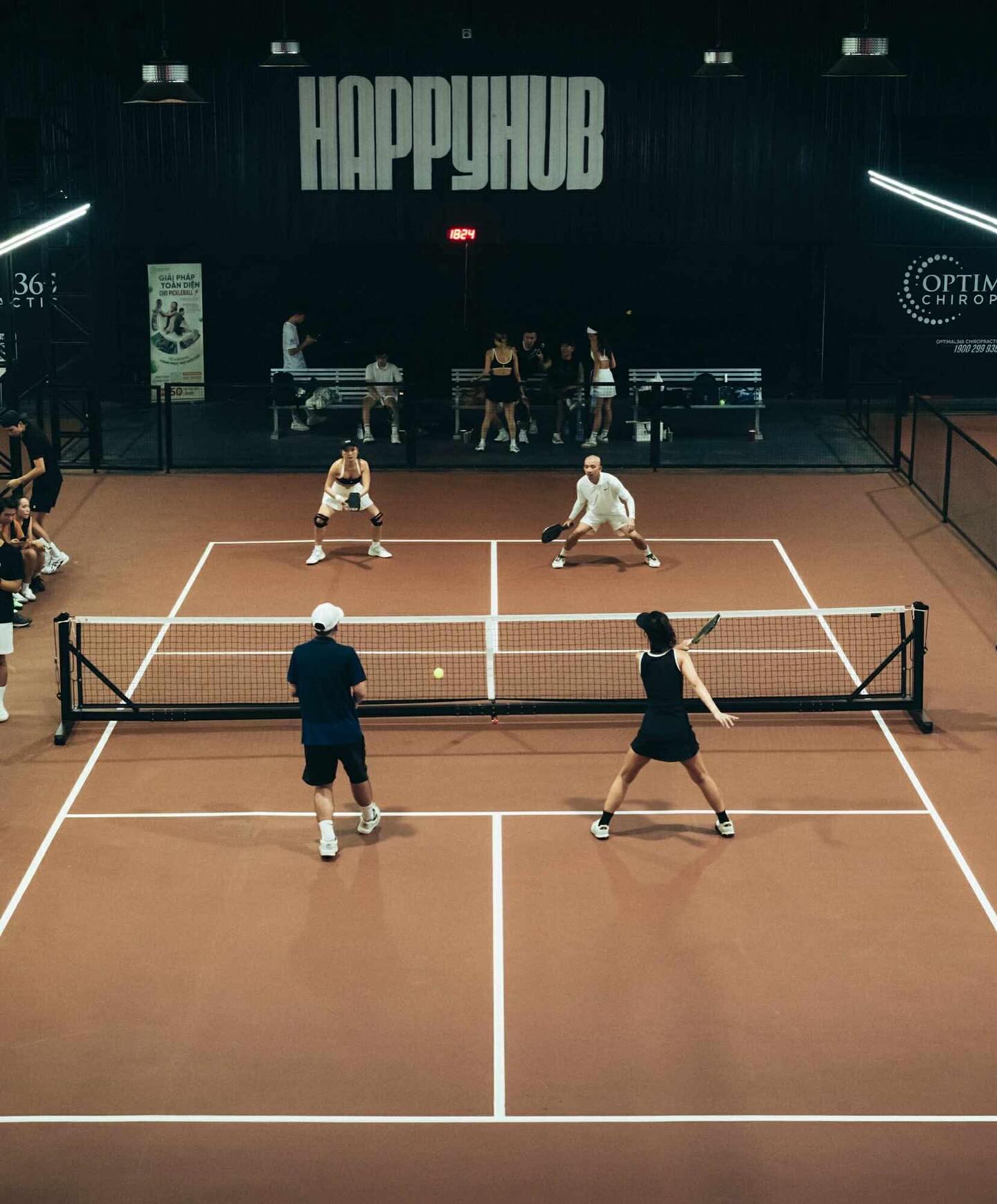 Người chơi tại Happy Hub Pickleball