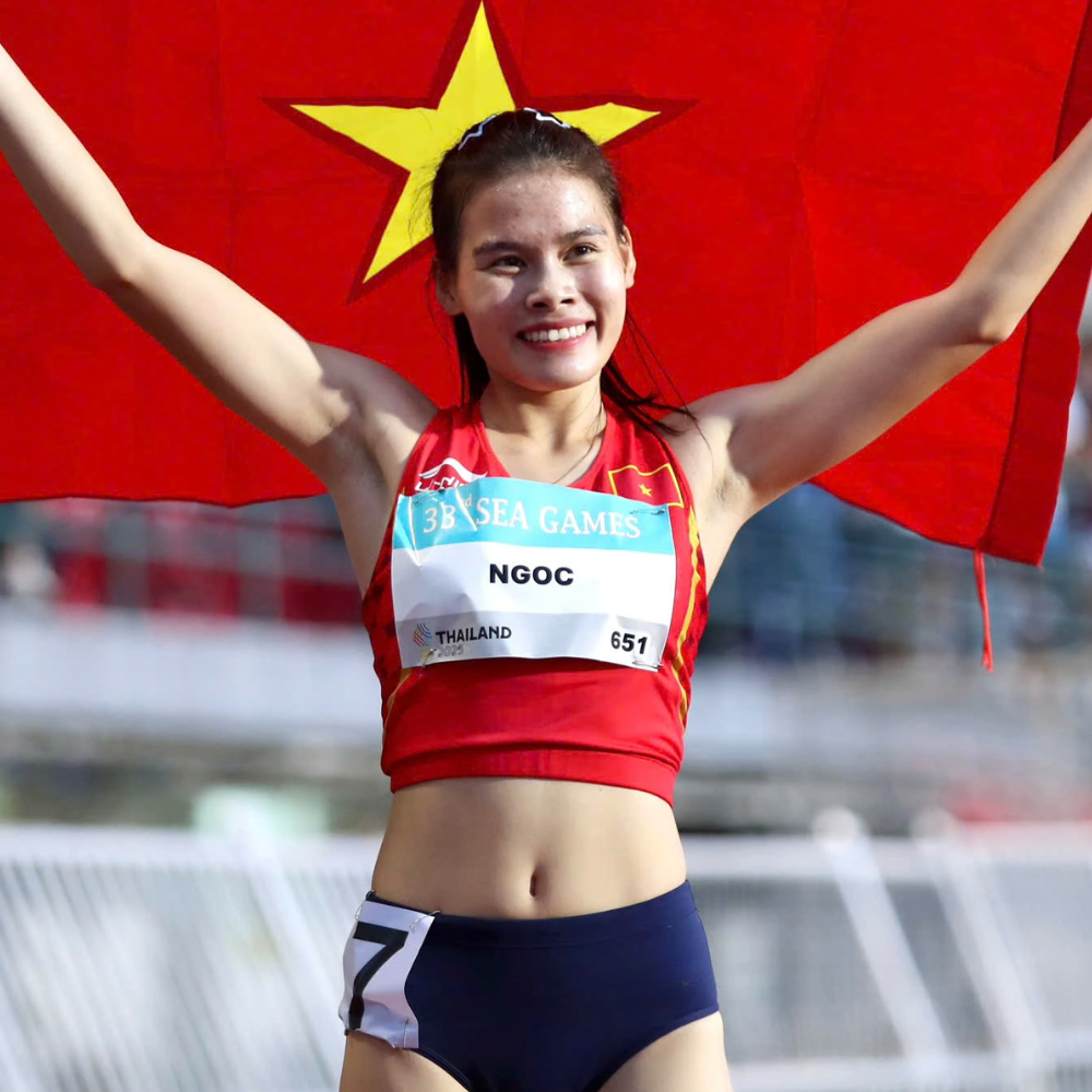 Hồng Ân đang chơi Pickleball