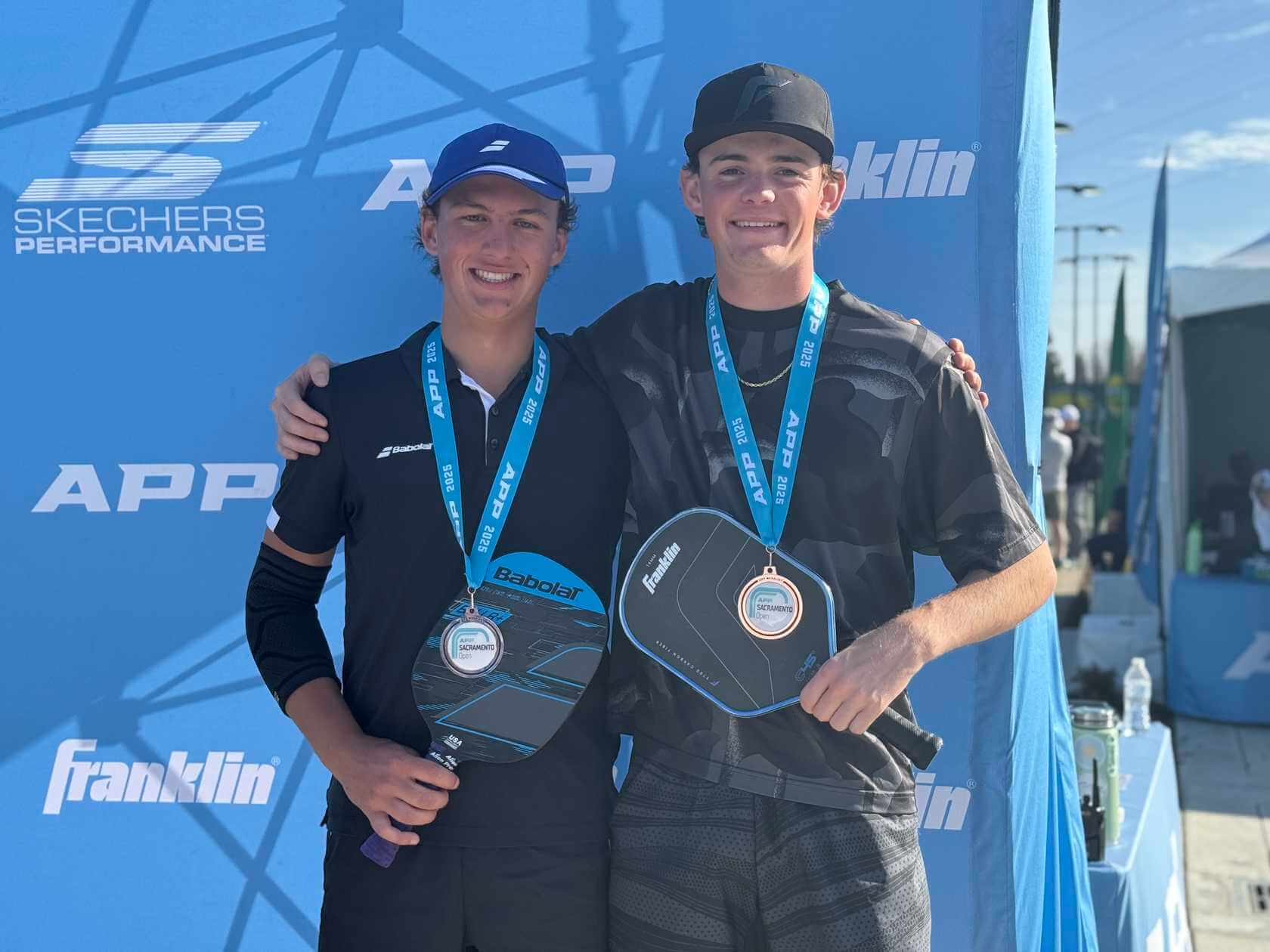 Khán giả và cầu thủ tại APP Sacramento Open (US)