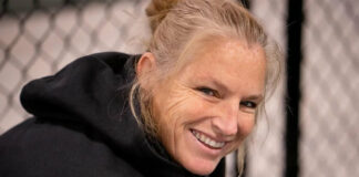 Lee Whitwell: Nữ hoàng đôi 50+, bài học về sức bền và kỹ thuật vượt thời gian