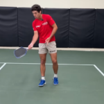 Cải Thiện Đòn Chuyền Bóng Trong Pickleball Với Kỹ Thuật Di Chuyển Bàn Chân Giữa Sân