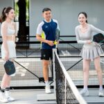 Lý Hoàng Nam solo bằng tay không thuận chấp 2 hoa hậu trong trận đấu pickleball “độc lạ”