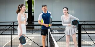Lý Hoàng Nam solo bằng tay không thuận chấp 2 hoa hậu trong trận đấu pickleball “độc lạ”